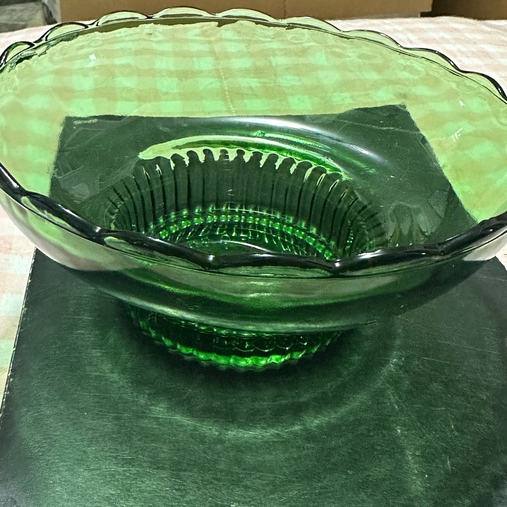 1950's E.O. Brody CO. M2000 Cleveland Ohio Green Glass Dish Bowl Scallop